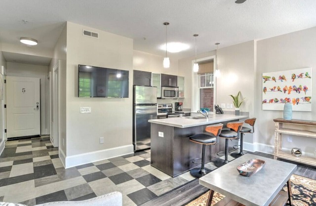 Charming Historic King James Building Unit #5