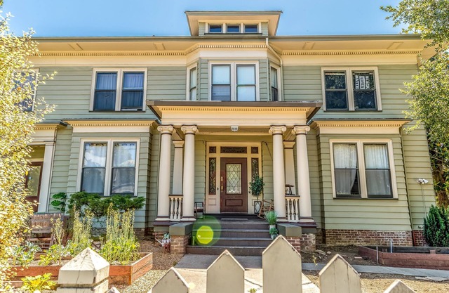 Charming Historic One Bedroom Apartment