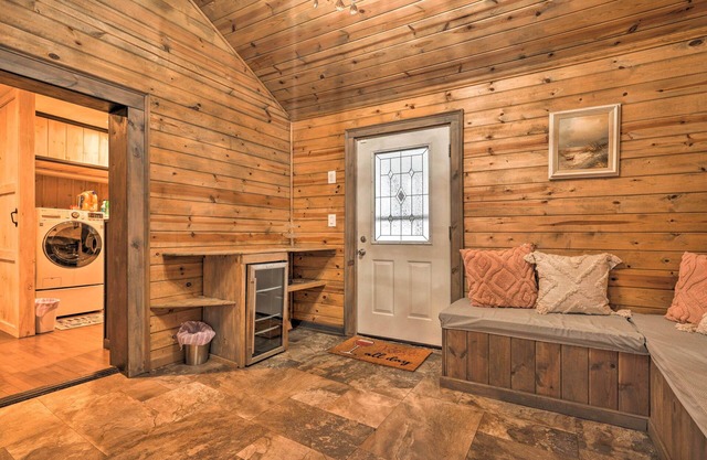 Charming Home w/ BBQ: 9 Mi to Chautauqua Lake!