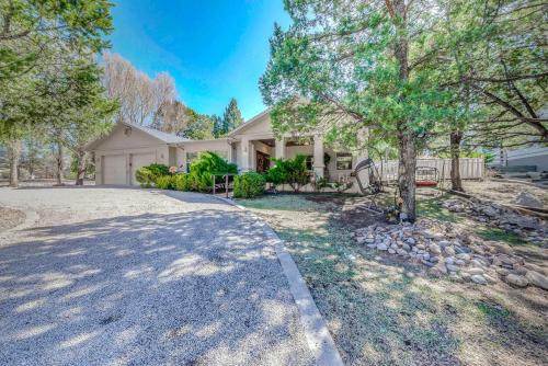 Charming Home with Patios, Near Ruidoso Downs Casino