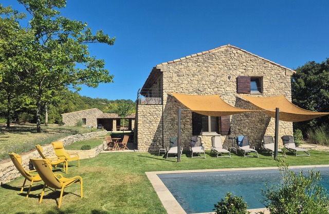 Charming house in the heart of the Luberon with swimming pool