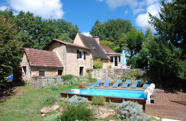 CASA CON ENCANTO EN EL CORAZÓN DE NEGRO PERIGORD