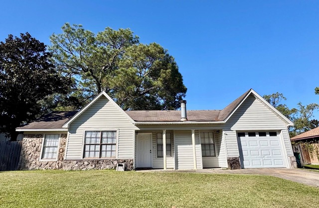 Charming house with AC, WiFi and 2 bedrooms in lovely Ocean Springs.