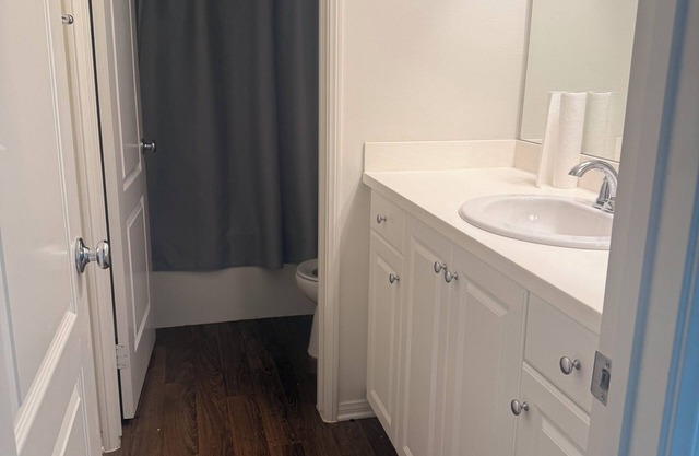 Charming house with AC in Victorville