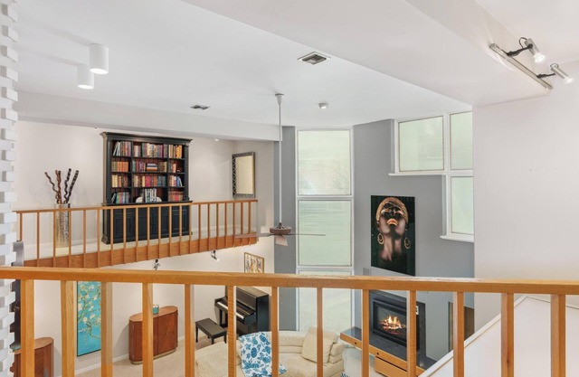 Charming Luxury 2-bedroom building in lovely Allentown with AC, fitness room