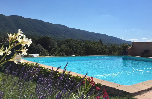 Mas con encanto 15 km de la provenzal Colorado y apartamentos, piscina en los PPME 4ha