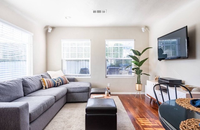 Encanto Craftsman Cottage w / Hot Tub ~ Ubicado en el corazón de San Diego