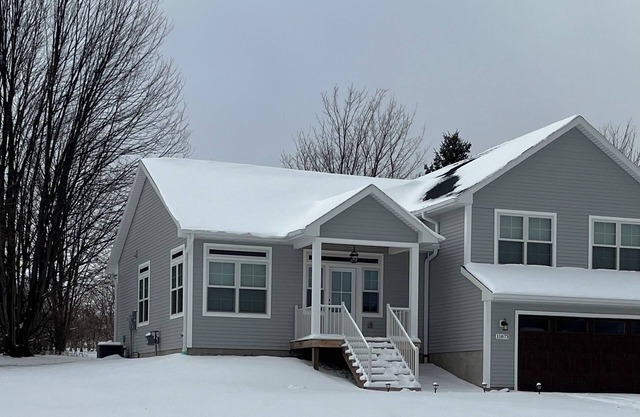 Charming new built 3-bedrooms house with spacious living area & gourmet kitchen.