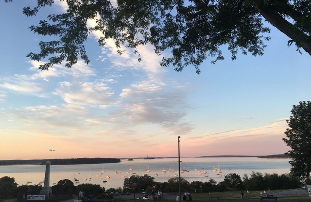 Encantador apartamento de un dormitorio frente al mar en el este del paseo marítimo
