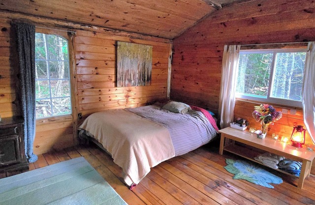 Charming Off- Grid cabin 5 min from the ocean in Midcoast Maine