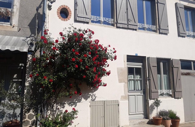 Casa histórica con jardín privado, bicicletas y fácil acceso a Paléopolis