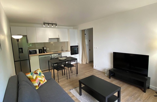 Charming one-bedroom apartment in colombes (92)