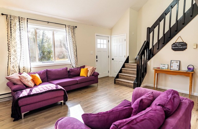 ¡Boho Bliss en los Poconos: Encantador Refugio con Cine Privado!