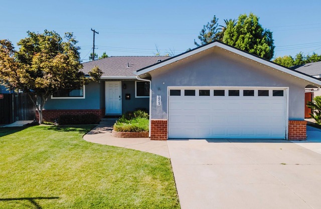 Charming, Quite and Quaint 3-bedroom house with WiFi and AC in Lodi