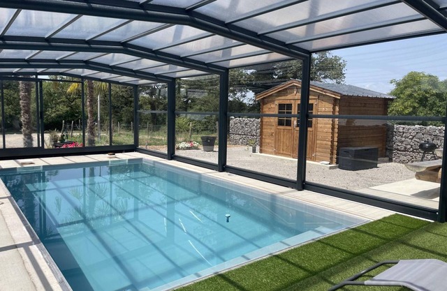 **Casa rural con piscina cubierta, aire acondicionado y accesible para personas con movilidad reducida**