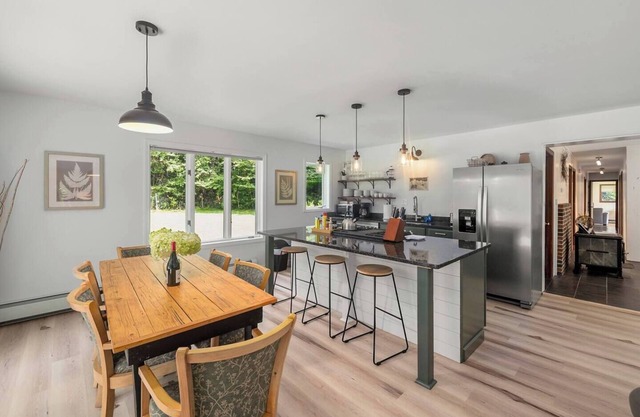 Charming & Renovated Stowe 4 BR Getaway