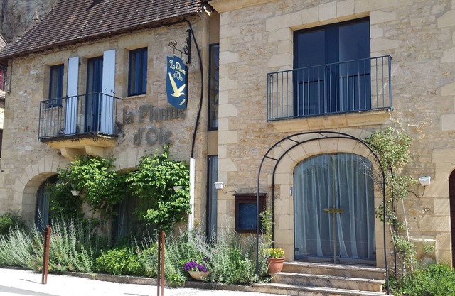 Encantadora propiedad construida en piedra junto al río en Perigord