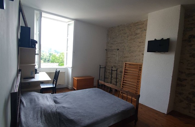 Charming room overlooking the Lot