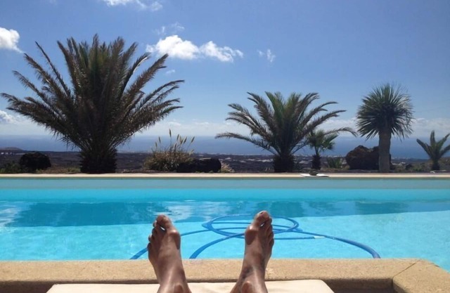encantador estudio con fantásticas vistas al mar en una villa privada y piscina