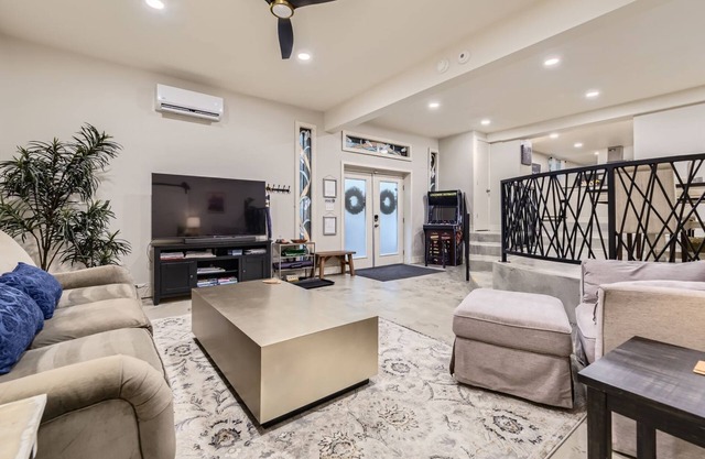 Charming & Stylish Historic Home- Perfect Retreat Near Downtown