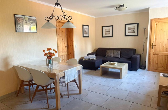 Charming vacation apartment near the Baltic Sea - large garden, relaxed/green, cozy.