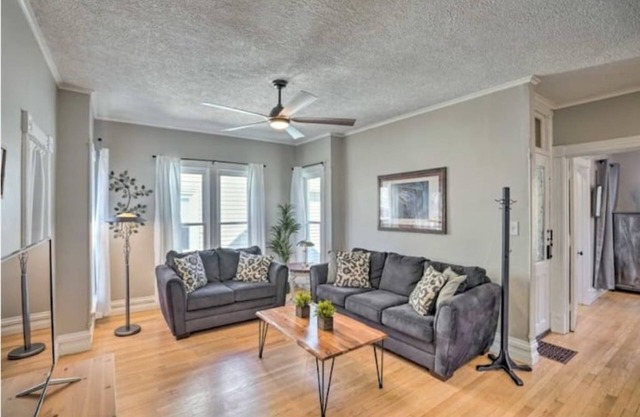 Charming Victorian apt ~ 1 mi to dtwn Glens Falls