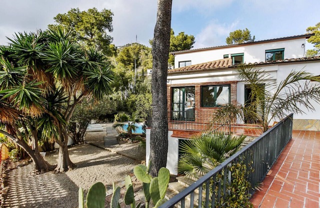 Encantadora villa privada: playa 2km y BCN 20km!