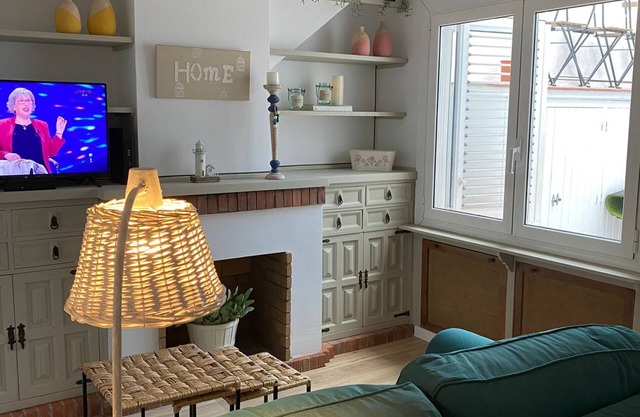 CASITA DE PUEBLO CON ENCANTO EN LOCALIDAD COSTERA