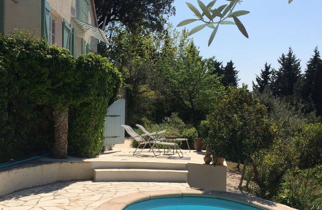 Encantadora villa en Claviers con piscina privada y vista asombrosa