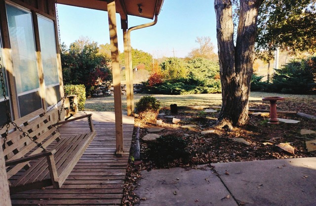 Charming villa with 1 huge bedroom and AC, WiFi in beautiful Lawton