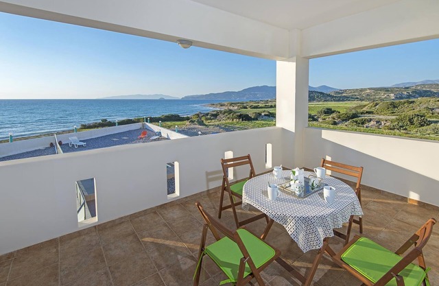 Villa junto al mar en plena naturaleza.