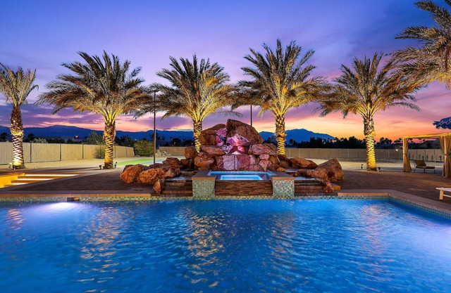 Chateau Giraffe, a unique luxurious estate near Palm Desert & La Quinta