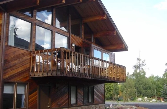 Lujosa casa de más de 5 habitaciones, bañera de hidromasaje para 8 personas, HDTV de 60 pulgadas, bicicletas de 6 Mtn proporcionadas
