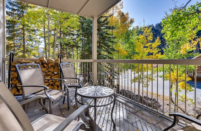 Chateaux DuMont 2724