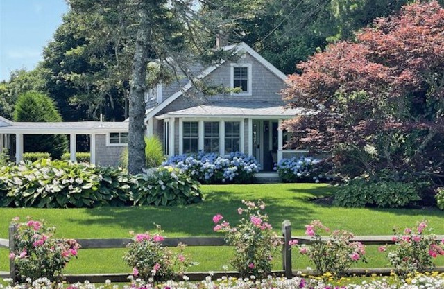 Chatham Getaway- Completely Renovated Cape Cottage w/ Linens Included