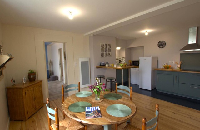 Acogedor apartamento con patio, cerca de comercios en Chazelles-sur-Lyon