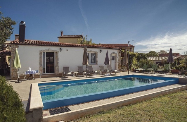 Un barato y bonito piso de vacaciones con piscina