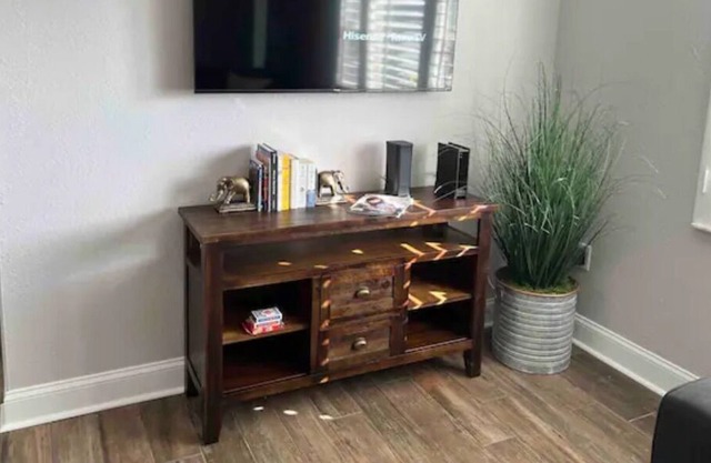 Cheerful 3 Bedroom Home in Sunny Orlando