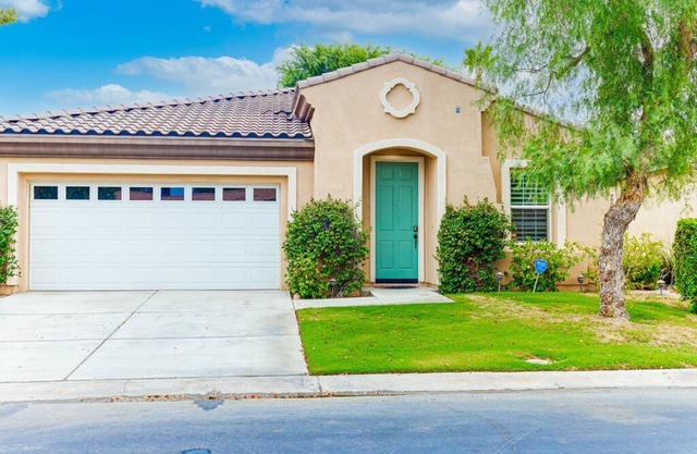 Cheerful and Luxurious 3 bedroom with pool Indian Palms Home