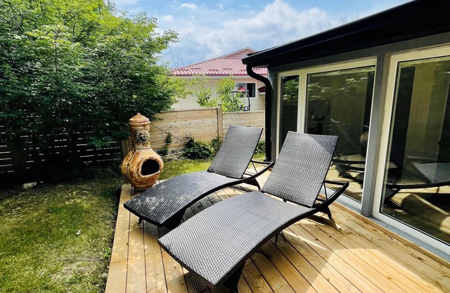 Cheerful cottage-10 minute to the lake.