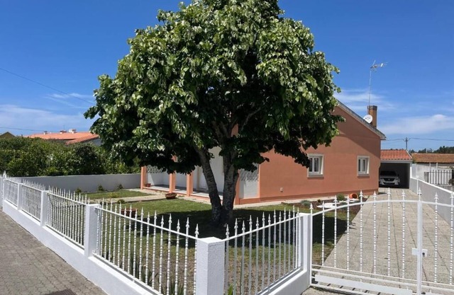 Cheerful house in the center of Vila da Tocha