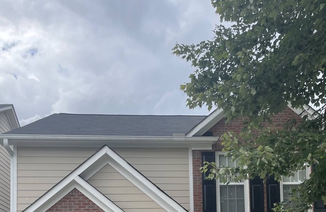 Cheerful, spacious, clean and quiet home