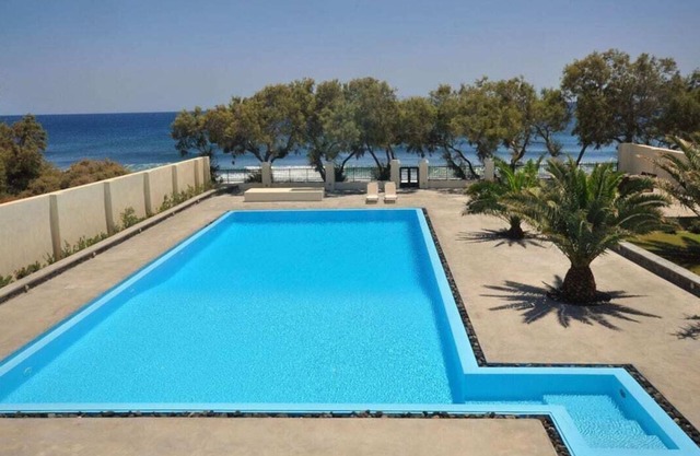 Chef included by Fantasia Villas: Santorini Beach Villa