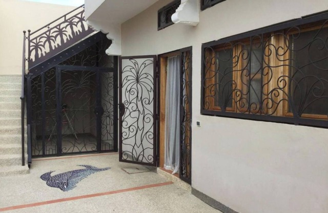 Chez Marie Sane Maison Centre Bourg à Nianing à Proximité Plage et Commerces