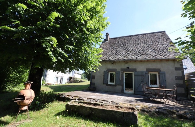 Chez Théo, a typical Auvergne house