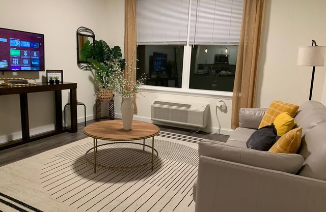 Chic 1-bedroom with fitness room and WiFi in welcoming Bound Brook