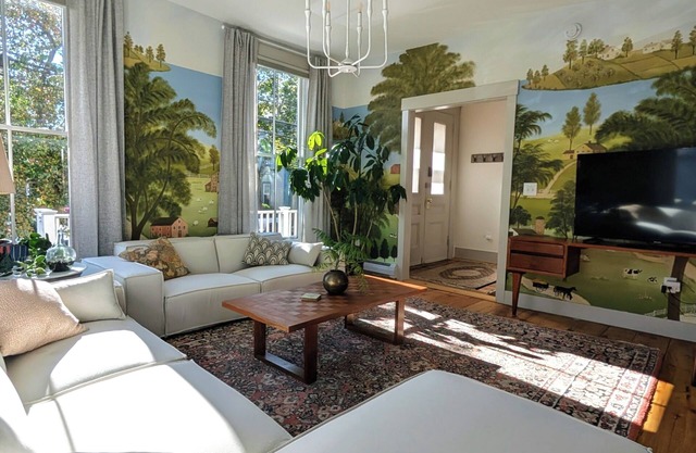 Chic 3-bedroom house in Munjoy Hill with off-street parking.