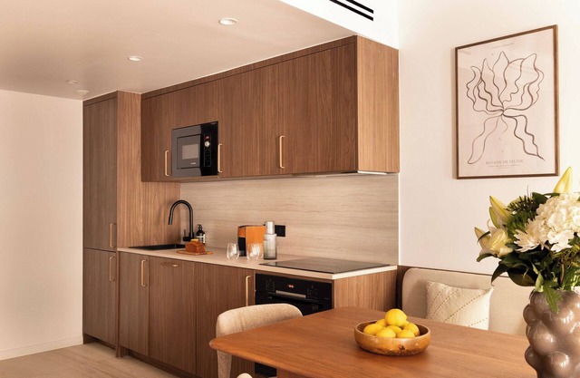 Chic A/C Central apt - 2bdr/6p - Faubourg s/Denis