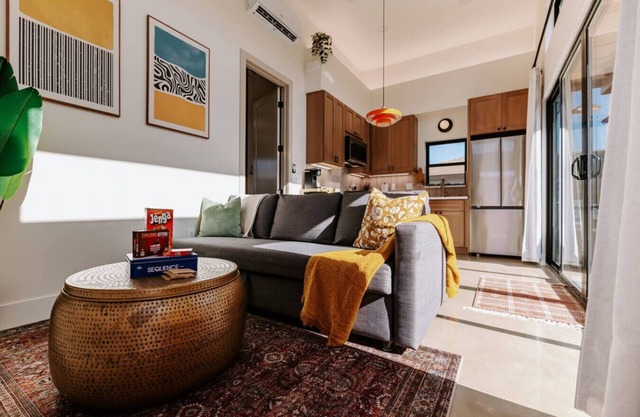 Chic Casita Hot tub BBQ Patio 4 min SDSU CentralSD