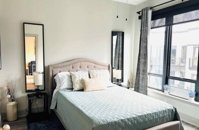 Chic & Central 1BR Ideal for Work & Leisure Stay